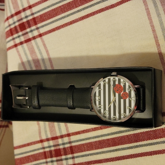 Lucy Lady Watch with Ladybugs - Picture 9 of 9